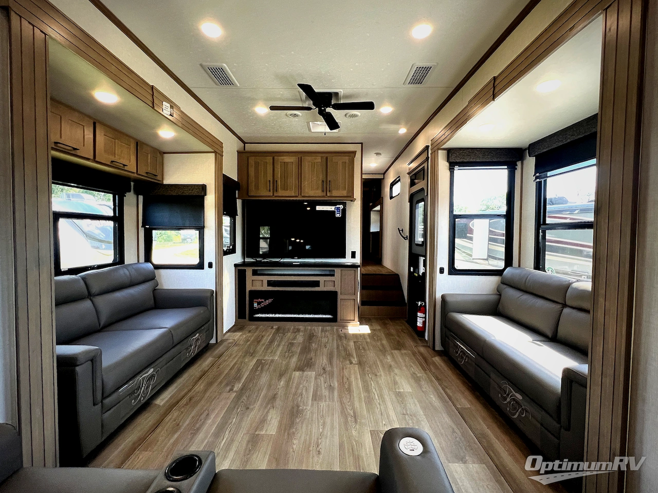 2025 KZ Durango Gold G391RKF Photo 6
