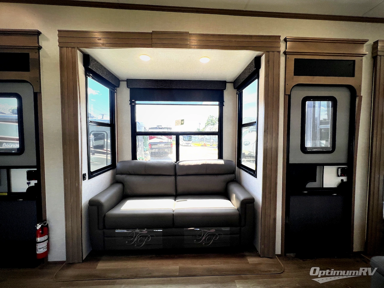 2025 KZ Durango Gold G391RKF Photo 8