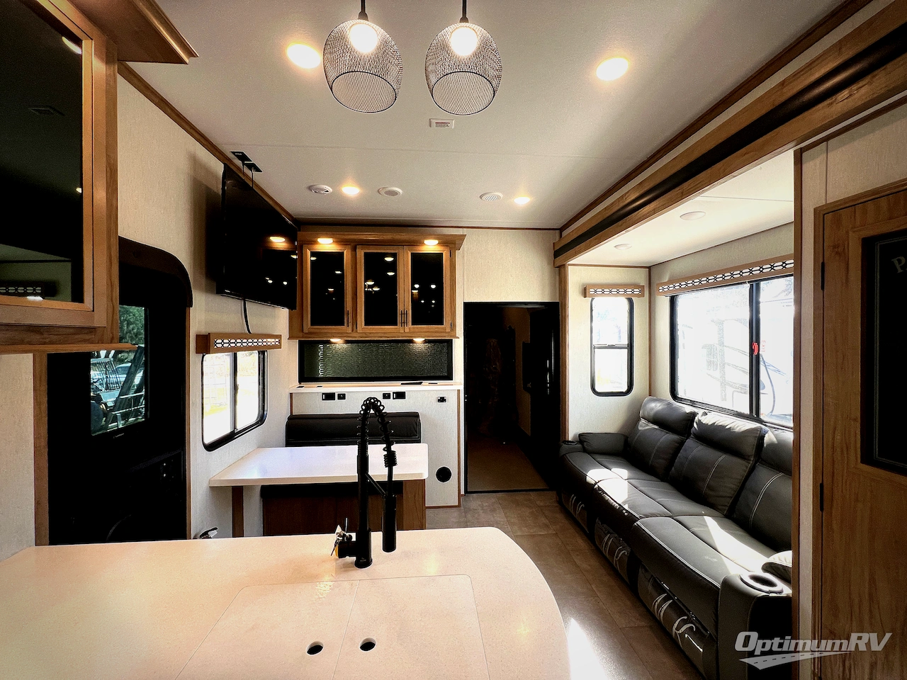 2023 Forest River Vengeance Rogue Armored VGF4007G2 Photo 4