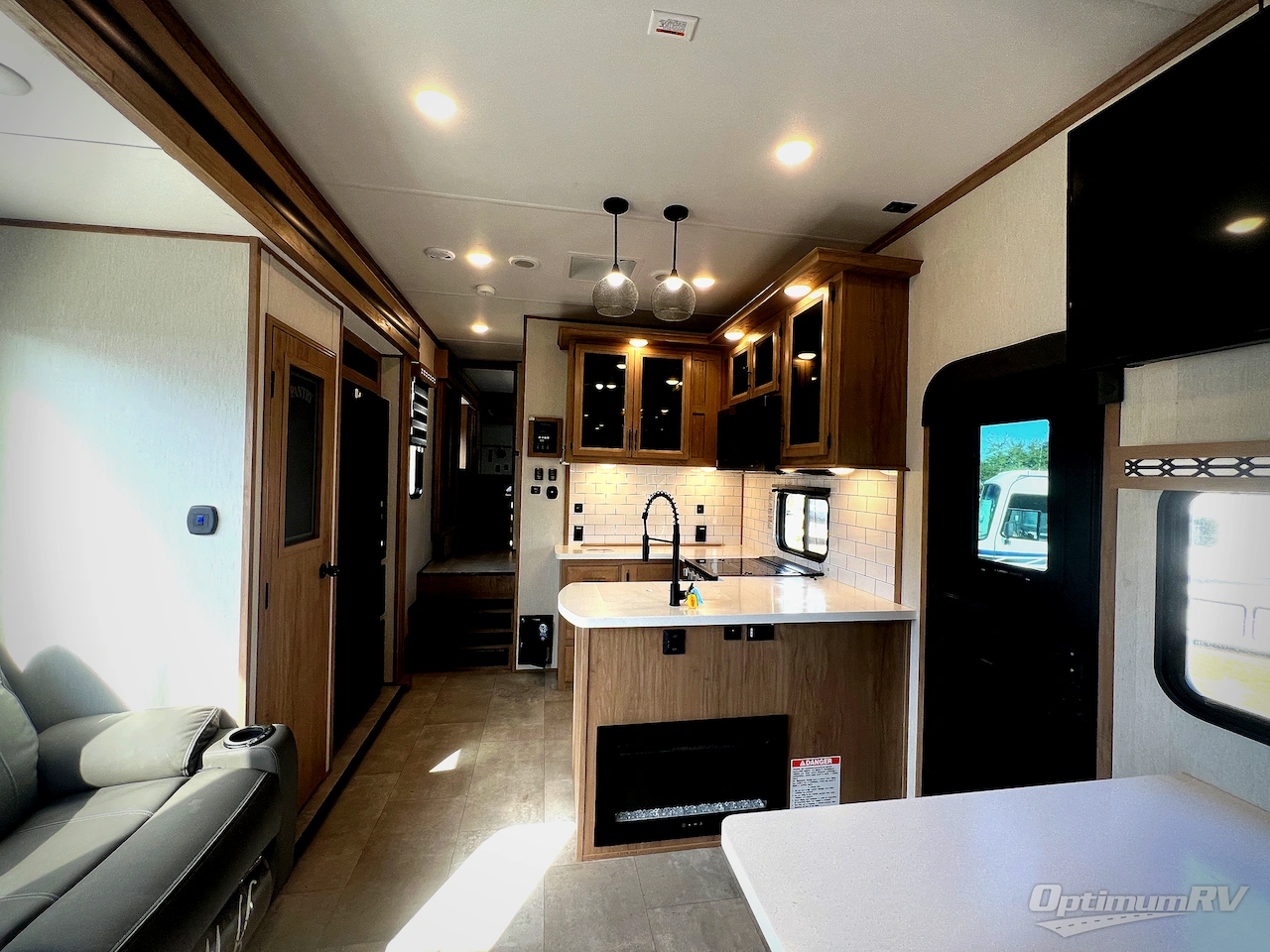 2023 Forest River Vengeance Rogue Armored VGF4007G2 Photo 5