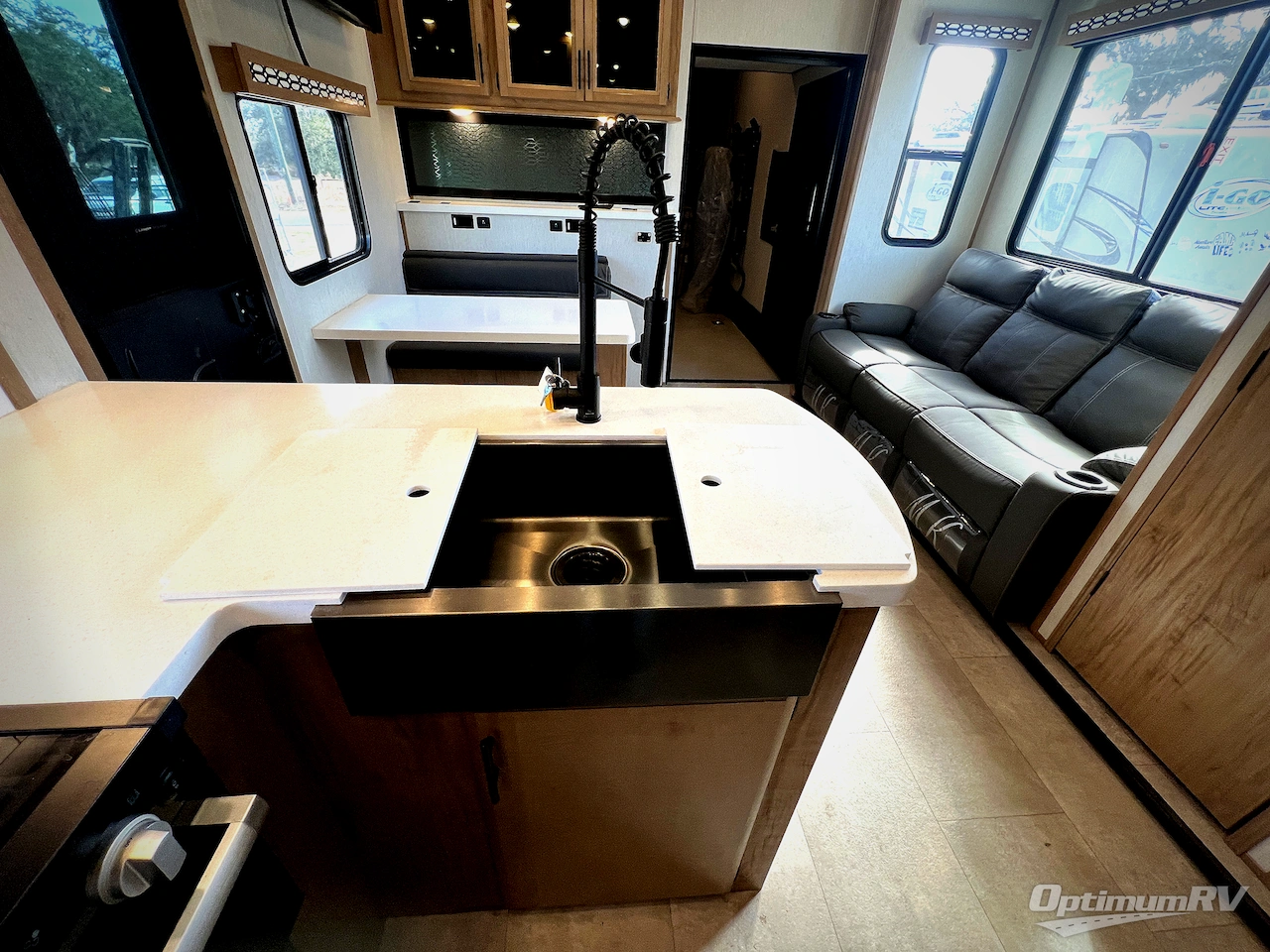 2023 Forest River Vengeance Rogue Armored VGF4007G2 Photo 12