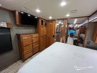 2017 Fleetwood Discovery 39G RV Photo 3