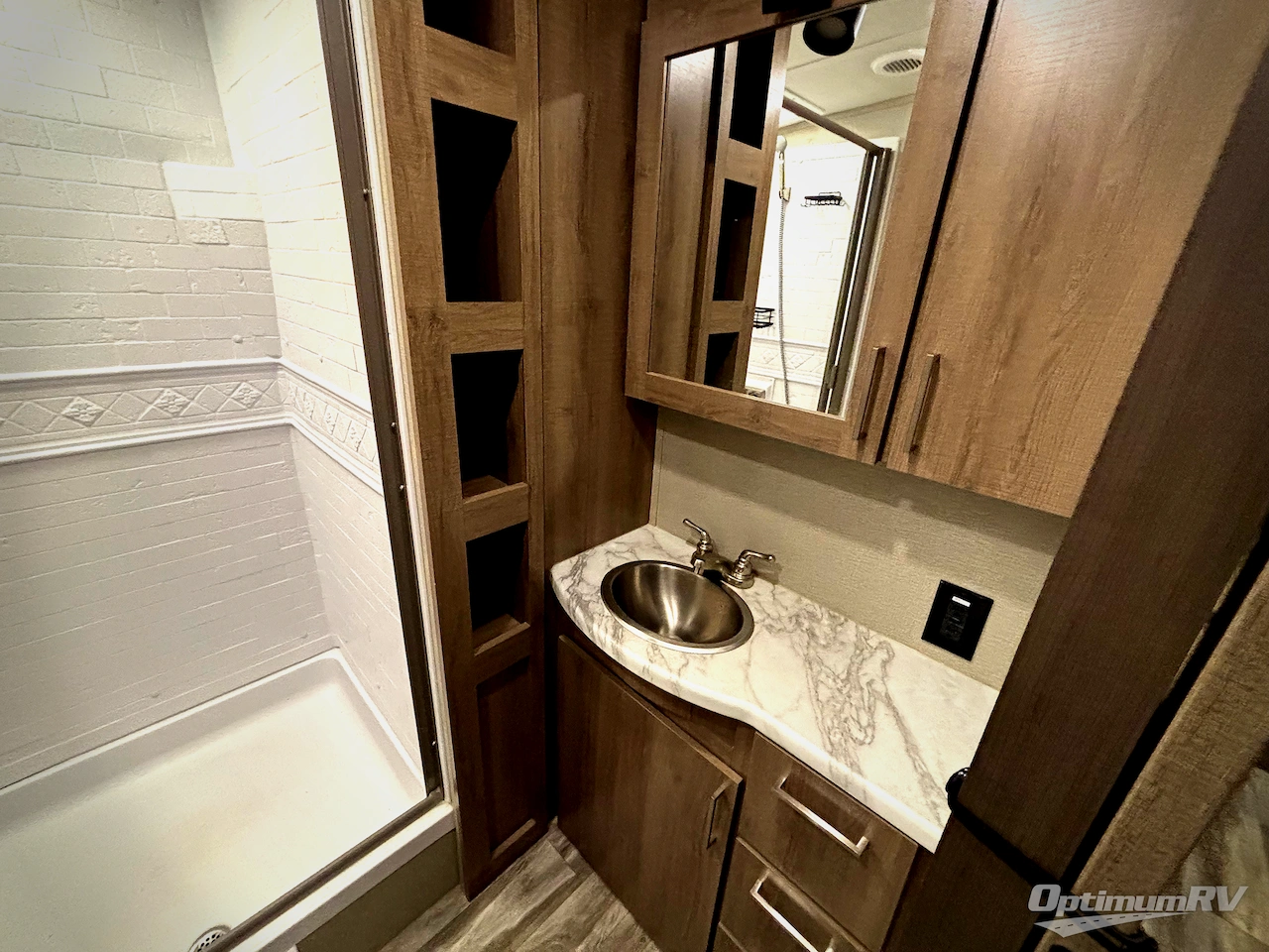 2022 Grand Design Imagine 2970RL Photo 11