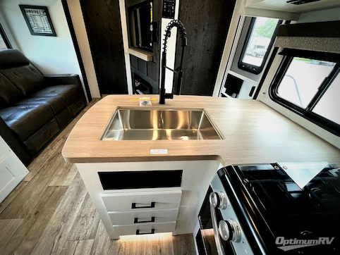 2026 Venture Sienna SA251VRB RV Photo 3