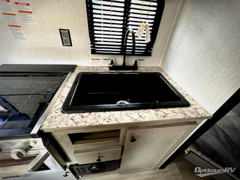 2026 Sunset Park Sun Lite LTD 21DB RV Photo 3