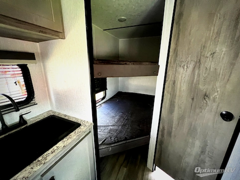 2026 Sunset Park Sun Lite LTD 21DB RV Photo 4