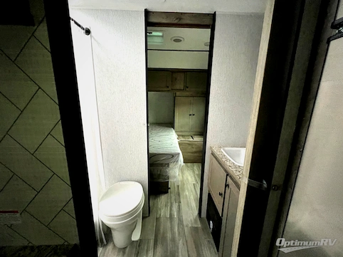 2026 Sunset Park Sun Lite 27WQB RV Photo 4