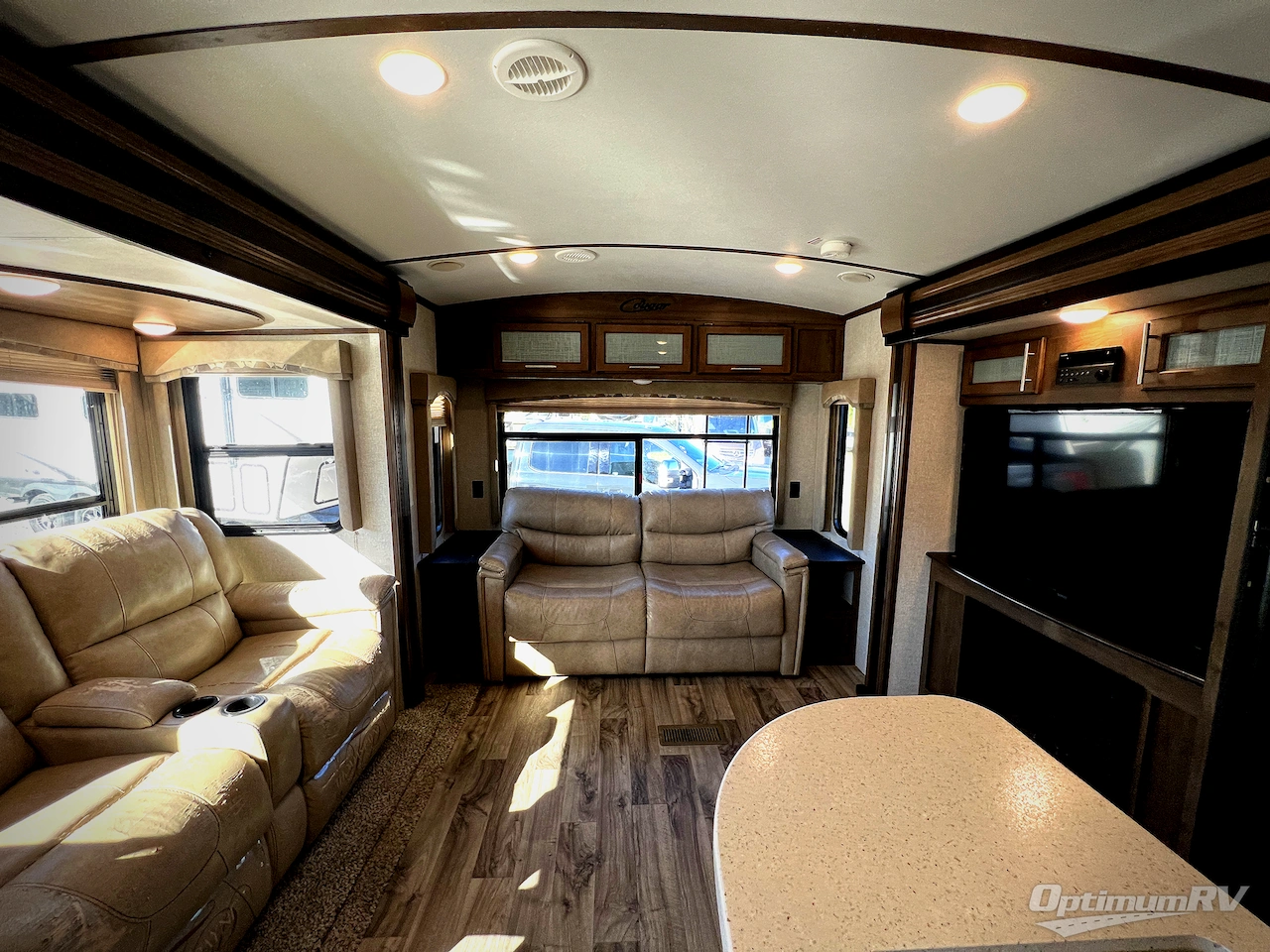 2018 Keystone Cougar Half-Ton Series 32RLI Photo 6