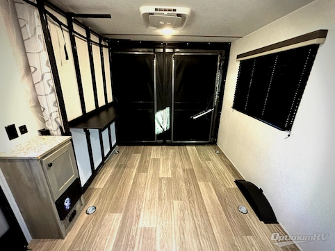 2026 Sunset Park Sun Lite 14THX RV Photo 4