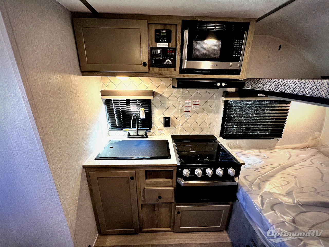 2026 Sunset Park Sun Lite 16BH Photo 10