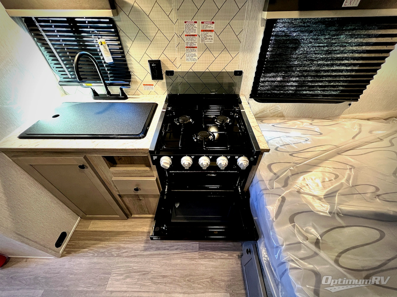 2026 Sunset Park Sun Lite 16BH Photo 11