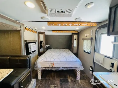 2019 Keystone Passport 199ML Express RV Photo 2