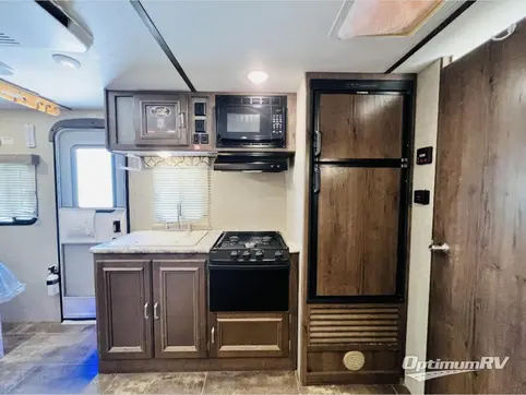 2019 Keystone Passport 199ML Express RV Photo 3