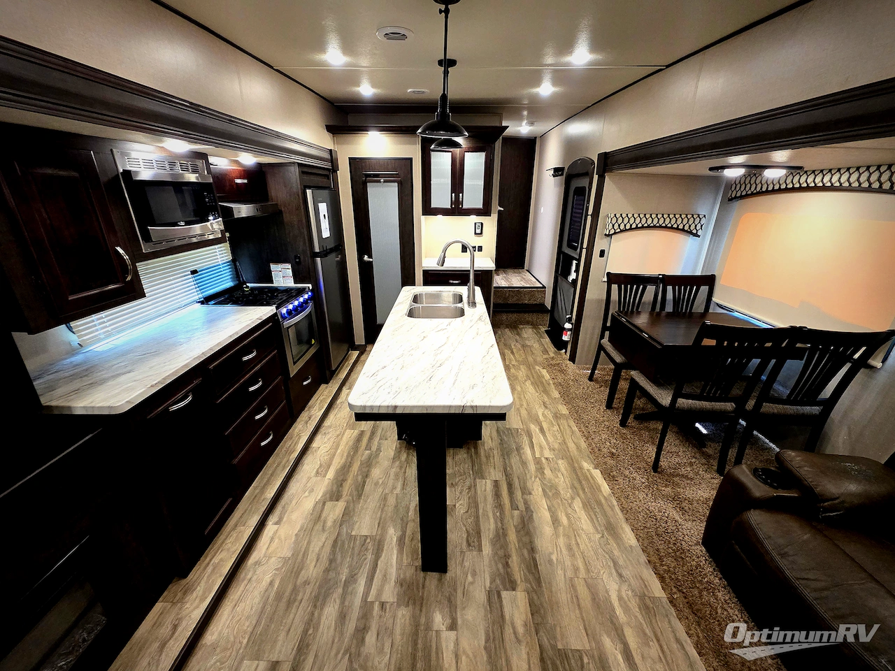 2020 Shasta Phoenix Lite 30RLS Photo 3