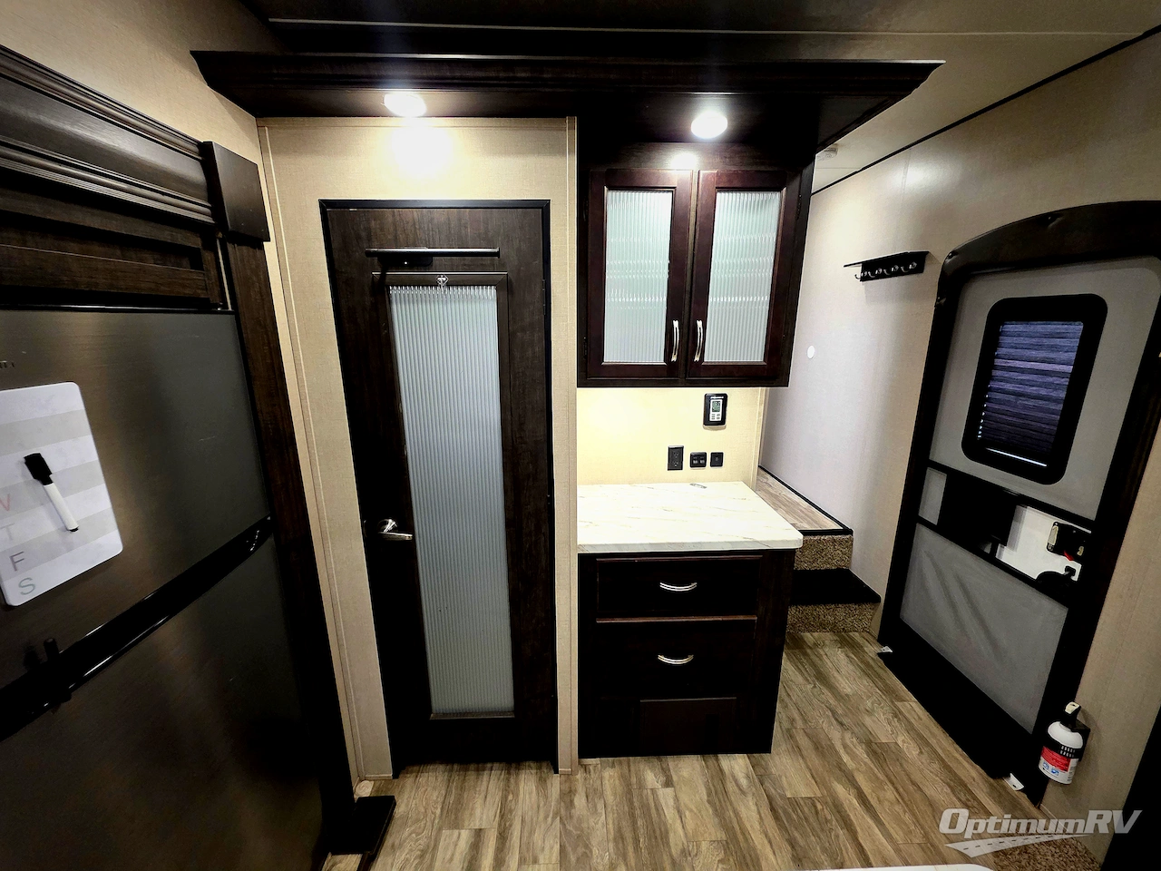 2020 Shasta Phoenix Lite 30RLS Photo 10