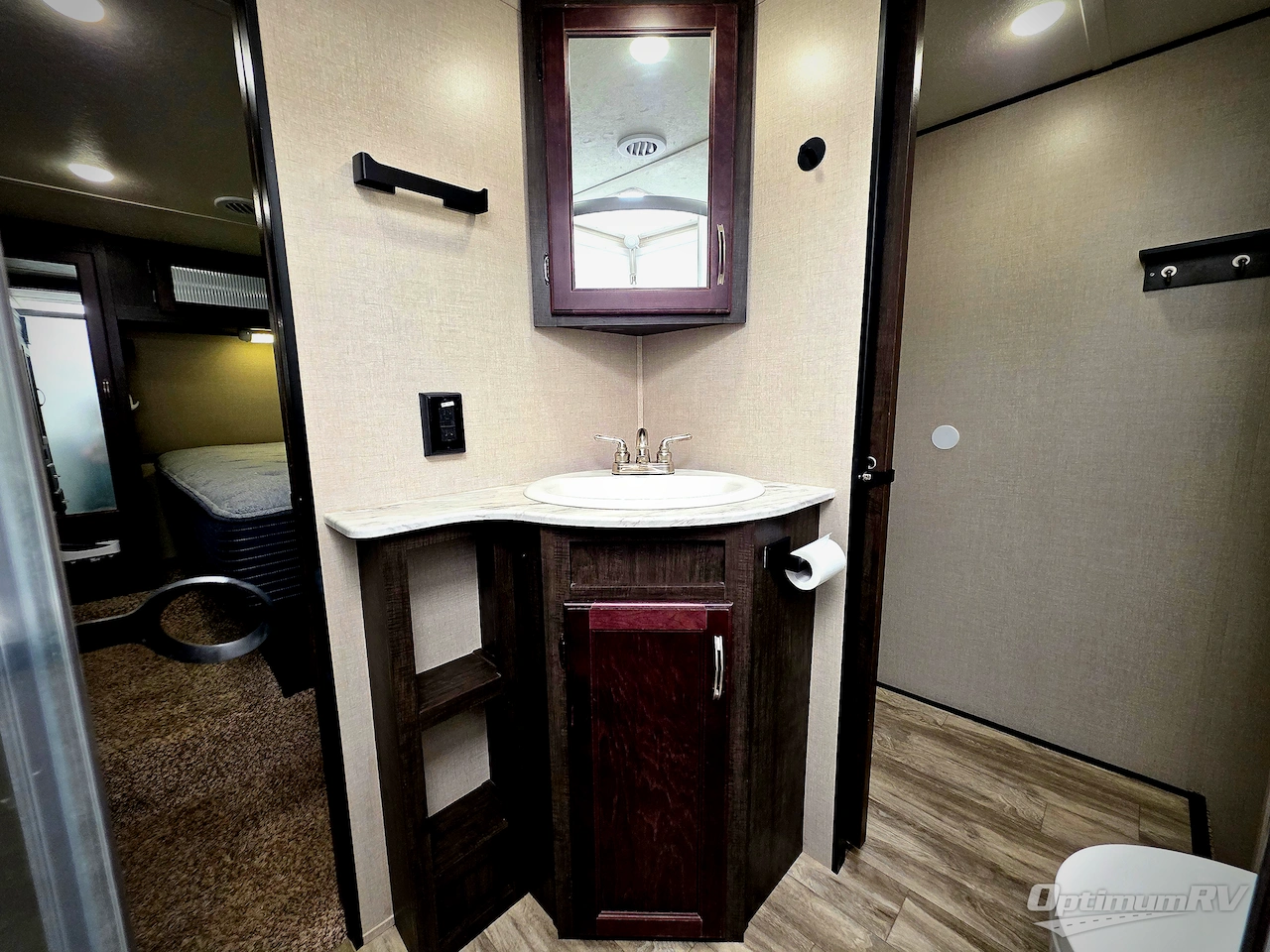 2020 Shasta Phoenix Lite 30RLS Photo 14