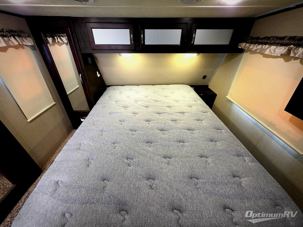 2020 Shasta Phoenix Lite 30RLS Photo 15