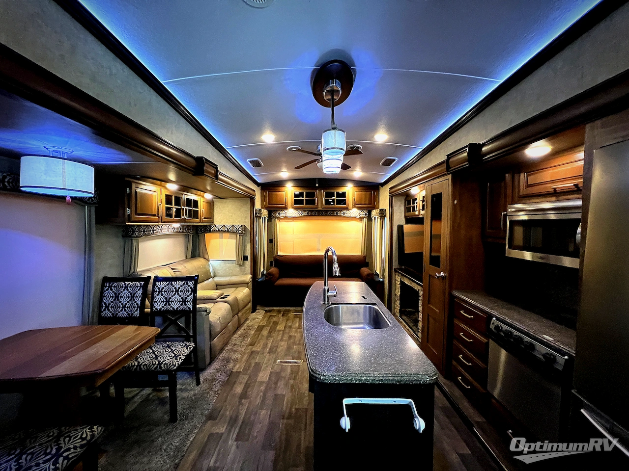 2017 Keystone Montana 3721RL Photo 2