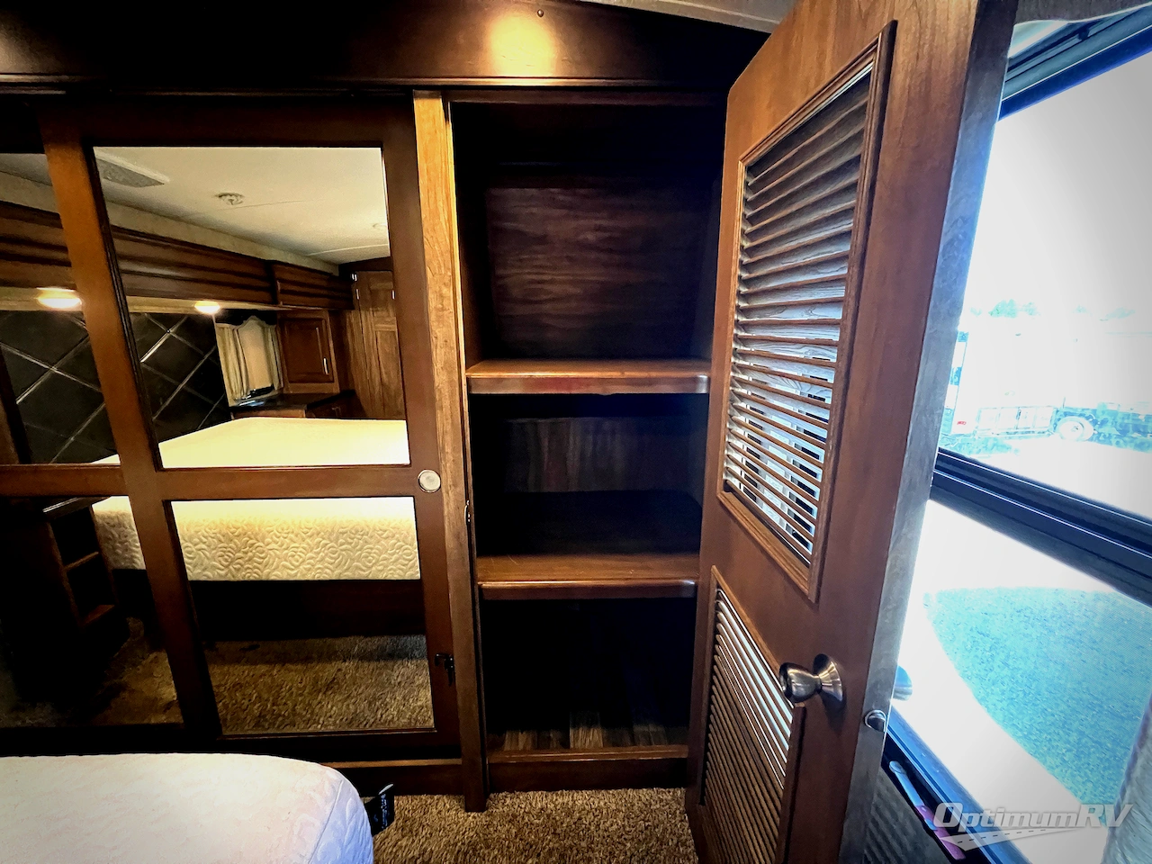 2017 Keystone Montana 3721RL Photo 25