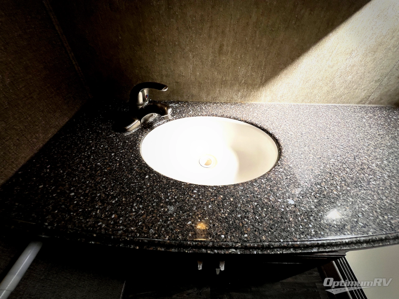 2017 Keystone Montana 3721RL Photo 17