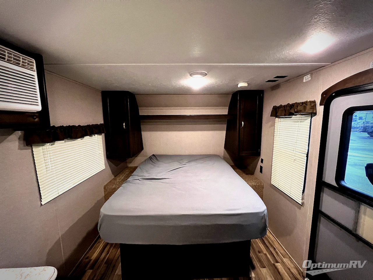 2019 Keystone Springdale Mini 1700FQ Photo 3