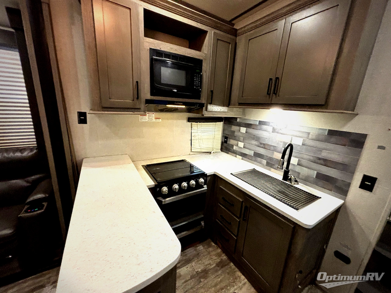 2021 Keystone Carbon 418 Photo 8