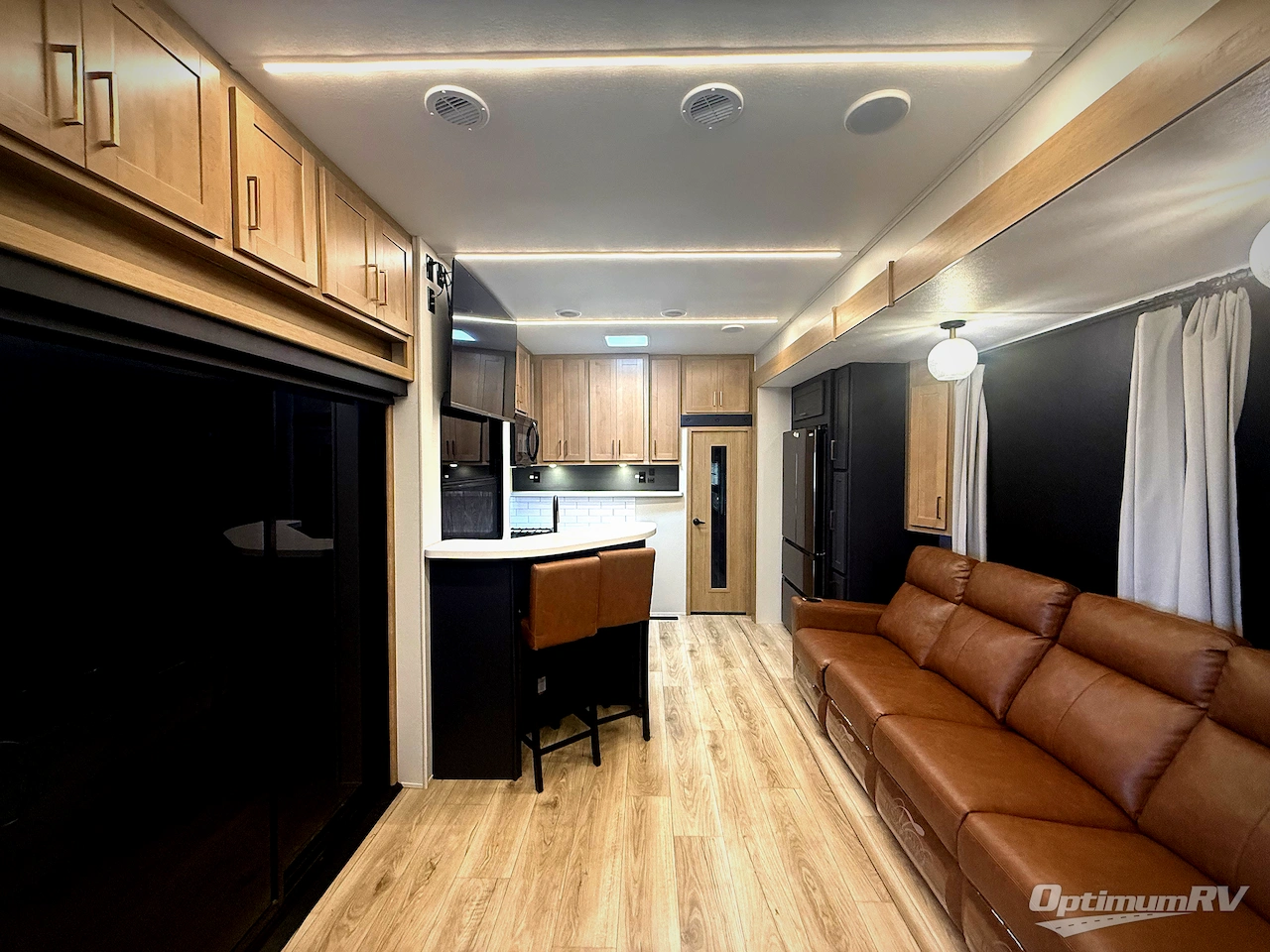 2025 Heartland Cyclone 4270 Photo 4