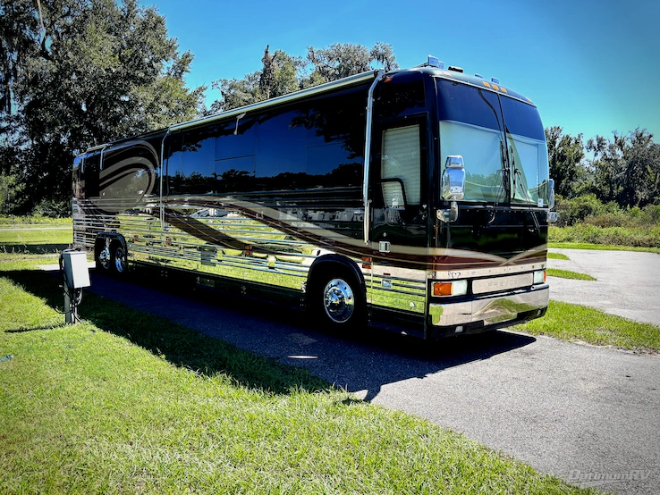 2001 Country Coach Prevost ROYAL RV Photo 1