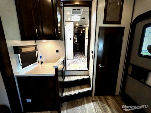 2022 Dutchmen Yukon 399ML RV Photo 2