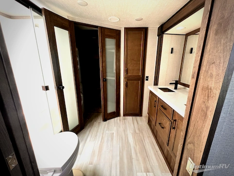2021 Grand Design Solitude 373FB RV Photo 4