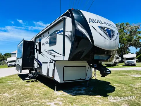 Used 2018 Keystone Avalanche 320RS Featured Photo