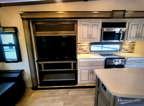 2021 Keystone Montana 3781RL RV Photo 2