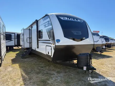 New 2025 Keystone RV Bullet 330BKQ Featured Photo