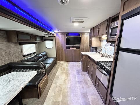 2019 Gulf Stream Conquest 323TBR RV Photo 2