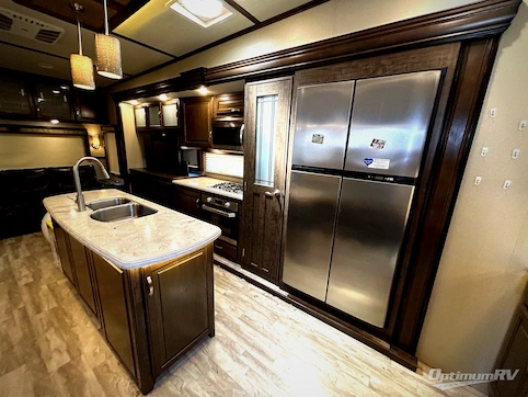 2019 Grand Design Solitude 372WB RV Photo 4