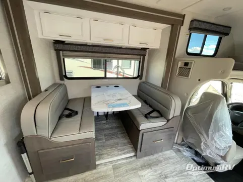 2024 Thor Chateau 25V RV Photo 4