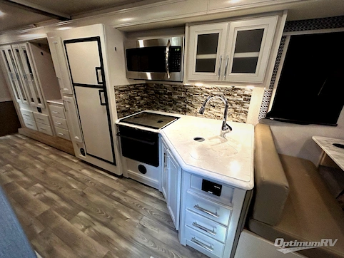 2021 Holiday Rambler Admiral 32S RV Photo 2