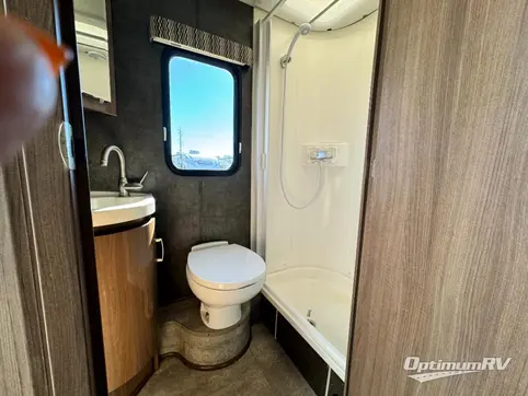 2015 Winnebago Trend 23B RV Photo 3