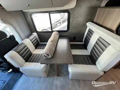 2015 Winnebago Trend 23B RV Photo 4