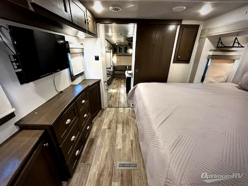 2022 Palomino Columbus 383FB RV Photo 3