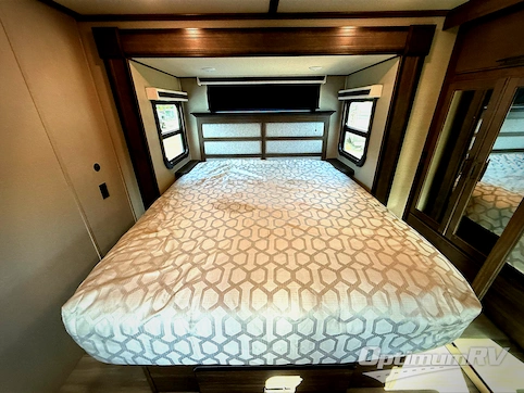 2022 Grand Design Solitude 310GK-R RV Photo 4