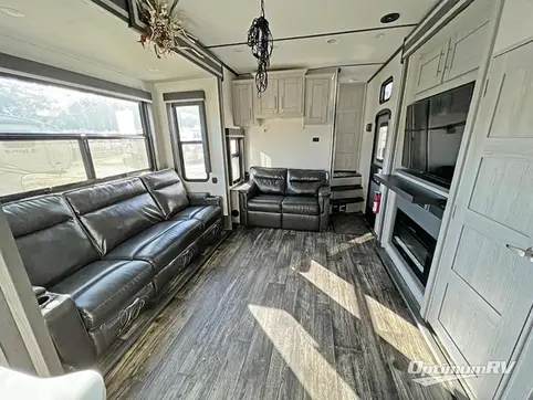 2021 Keystone Fuzion 428 RV Photo 2