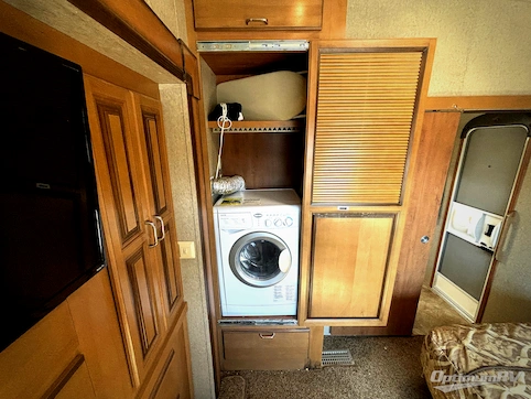 2016 Forest River Cedar Creek Hathaway Edition 38FL6 RV Photo 4