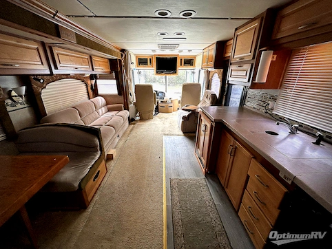 2006 Fleetwood Bounder Diesel 39Z RV Photo 2