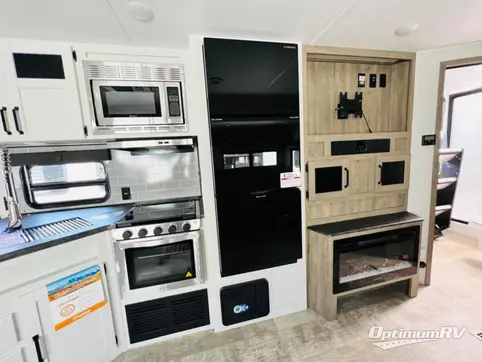 2024 Palomino Puma 28DBFQ RV Photo 3
