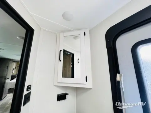 2024 Palomino Puma 28DBFQ RV Photo 4