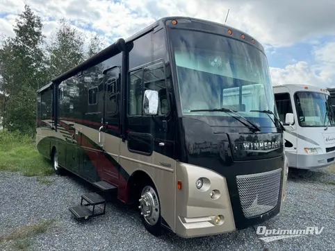 Used 2019 Winnebago Vista LX 35F Featured Photo