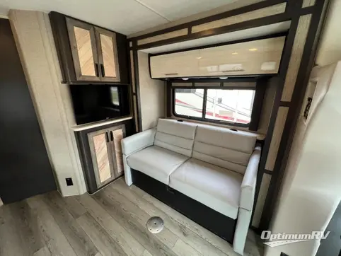 2017 Thor Compass 24TX RV Photo 2