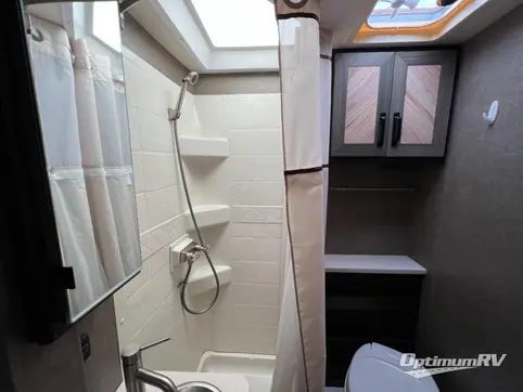 2017 Thor Compass 24TX RV Photo 4