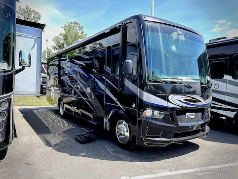 Used 2019 Newmar Bay Star 3124 Featured Photo